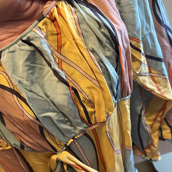 Audrey Mai 70’s boho inspired dress with scoop neck and waist ties - Picture 5 of 9